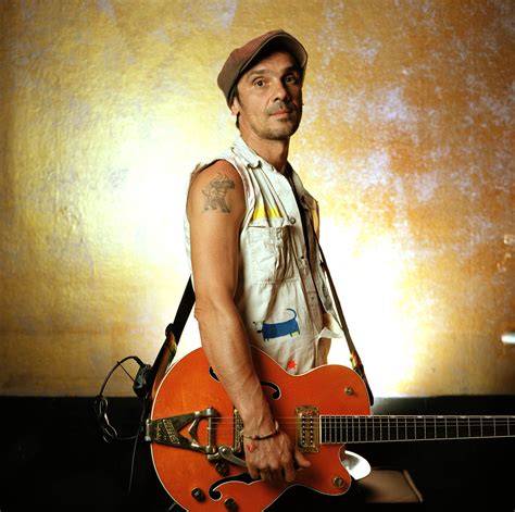 Manu Chao .